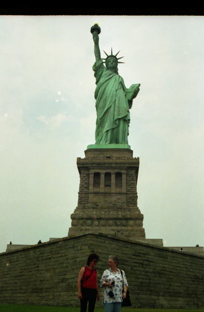 USA1999F02_013